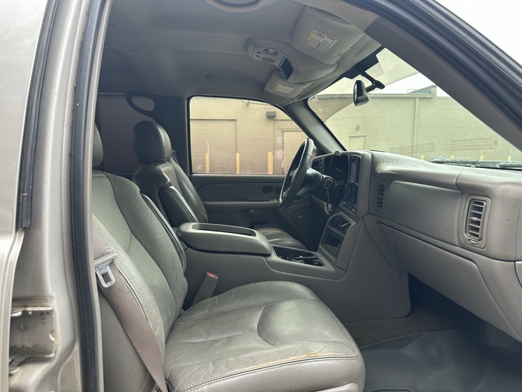 Used 2006 Chevrolet Silverado 2500 LT w/ Heavy-Duty Power Package image 8