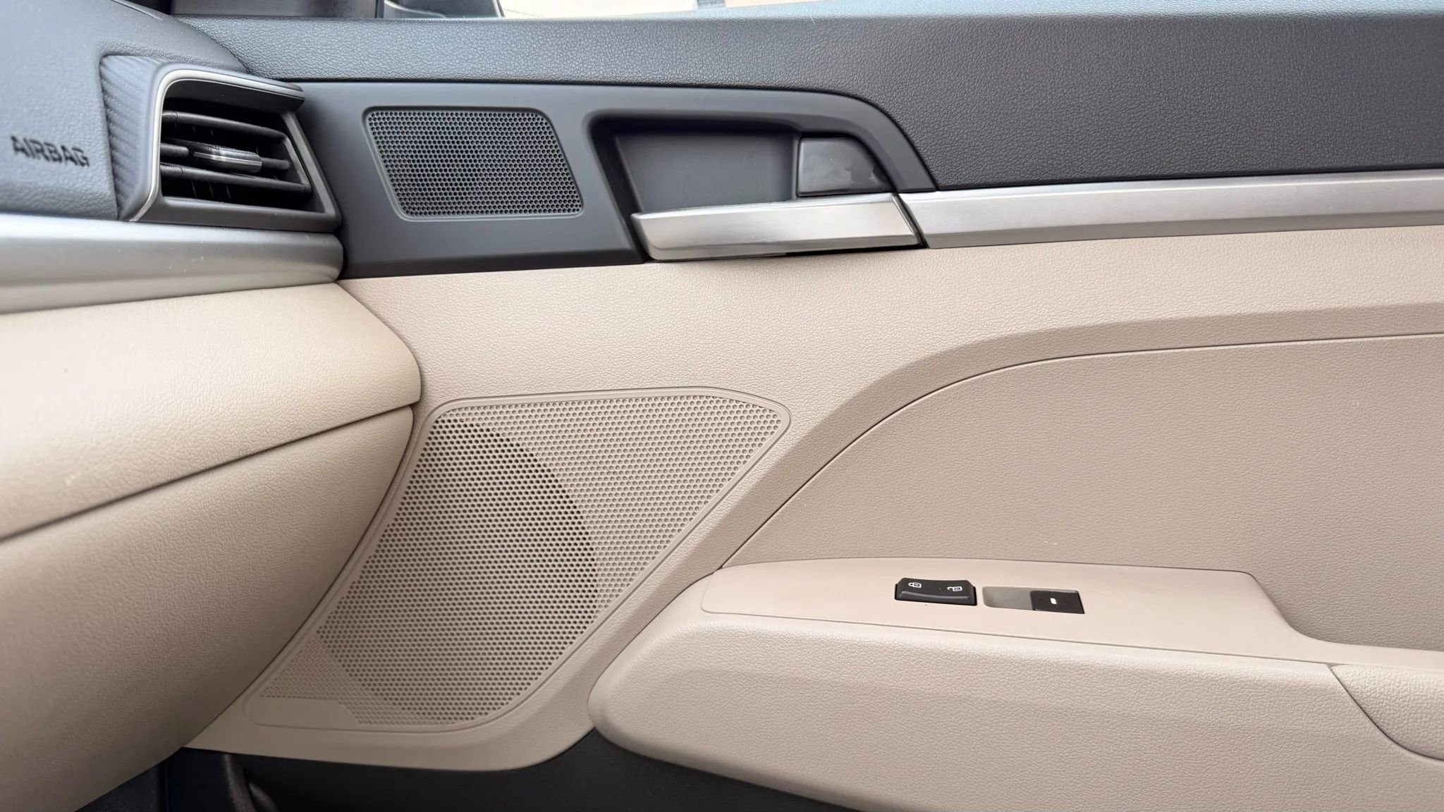 Used 2020 Hyundai Elantra SE image 8