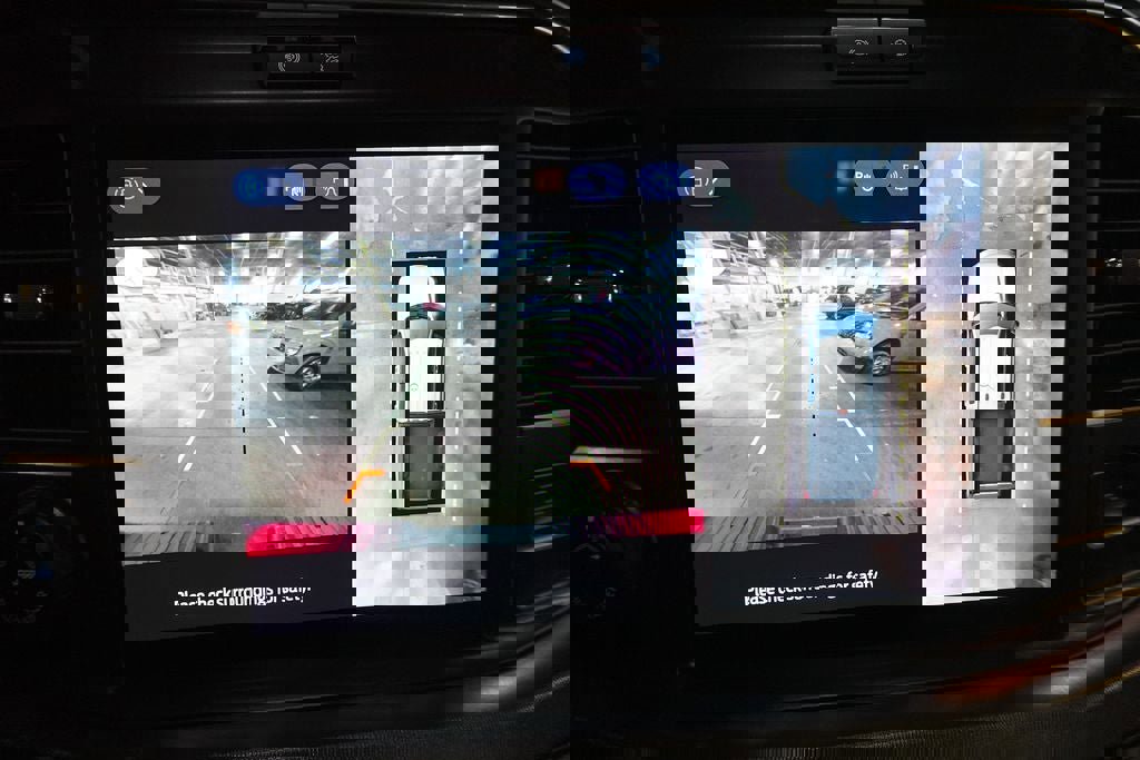 Certified 2025 Ford F350 Platinum w/ Tremor Off-Road Package AWD/4WD image 19