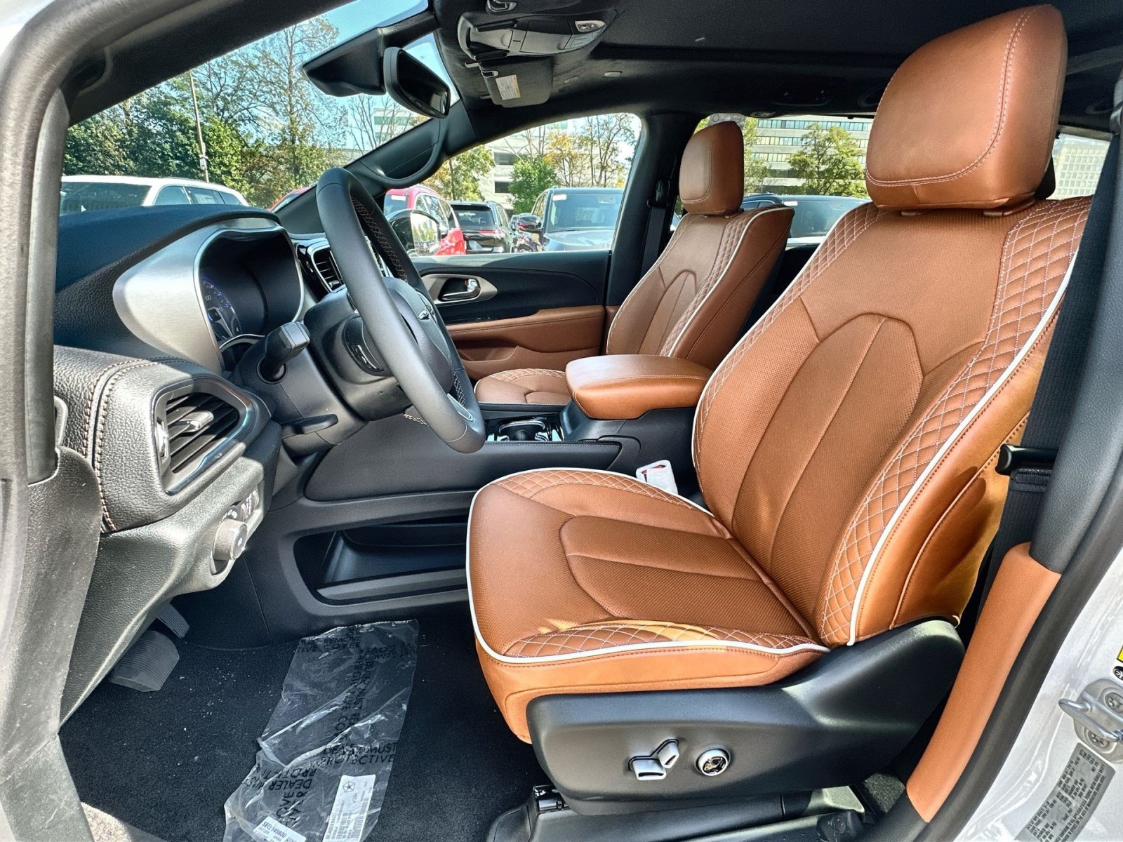 New 2026 Chrysler Pacifica Pinnacle FWD image 13