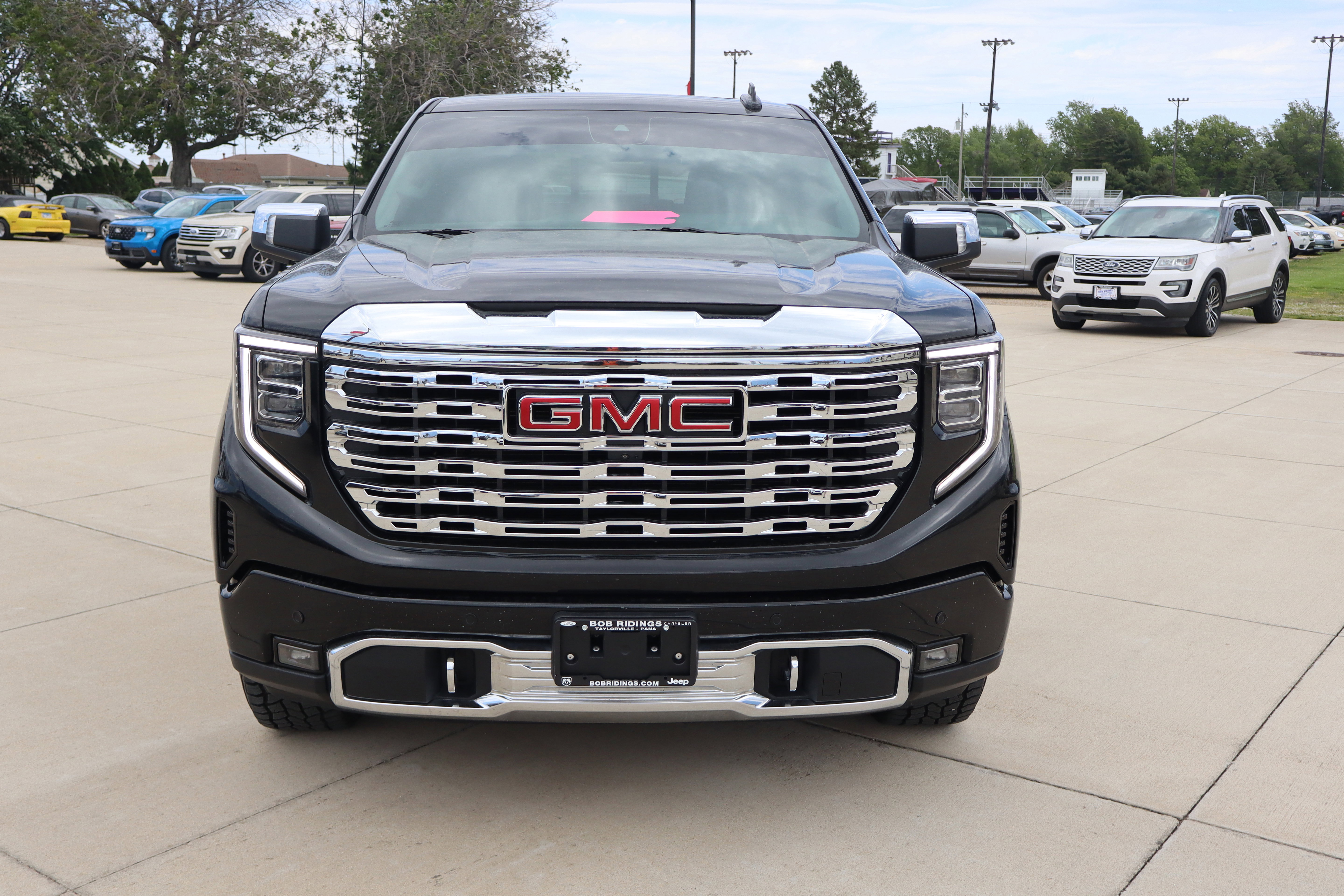 Used 2022 GMC Sierra 1500 Denali AWD/4WD image 2