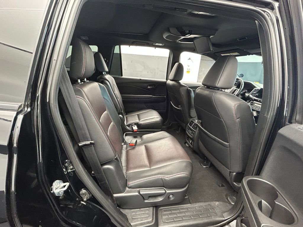 Used 2022 Honda Pilot Black Edition image 38
