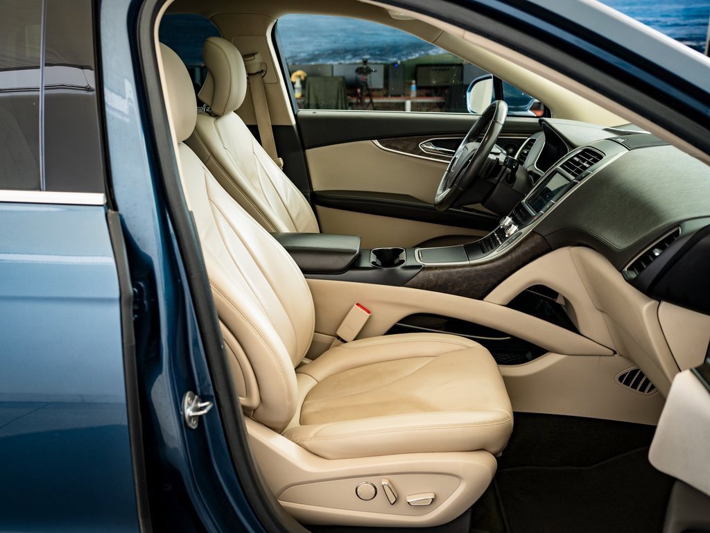 Used 2019 Lincoln Nautilus Select image 24