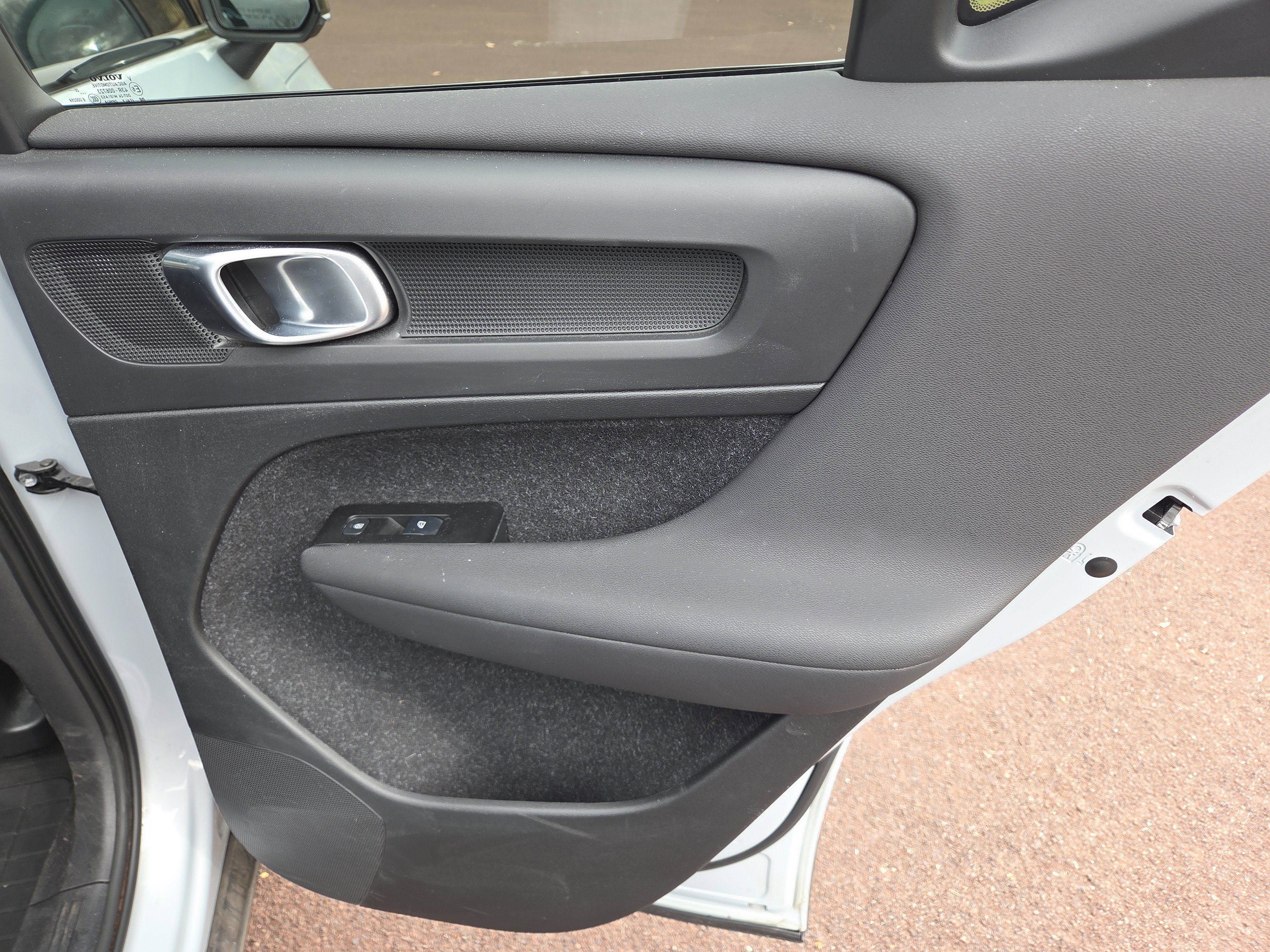 Used 2021 Volvo XC40 T5 R-Design w/ Climate Package image 19