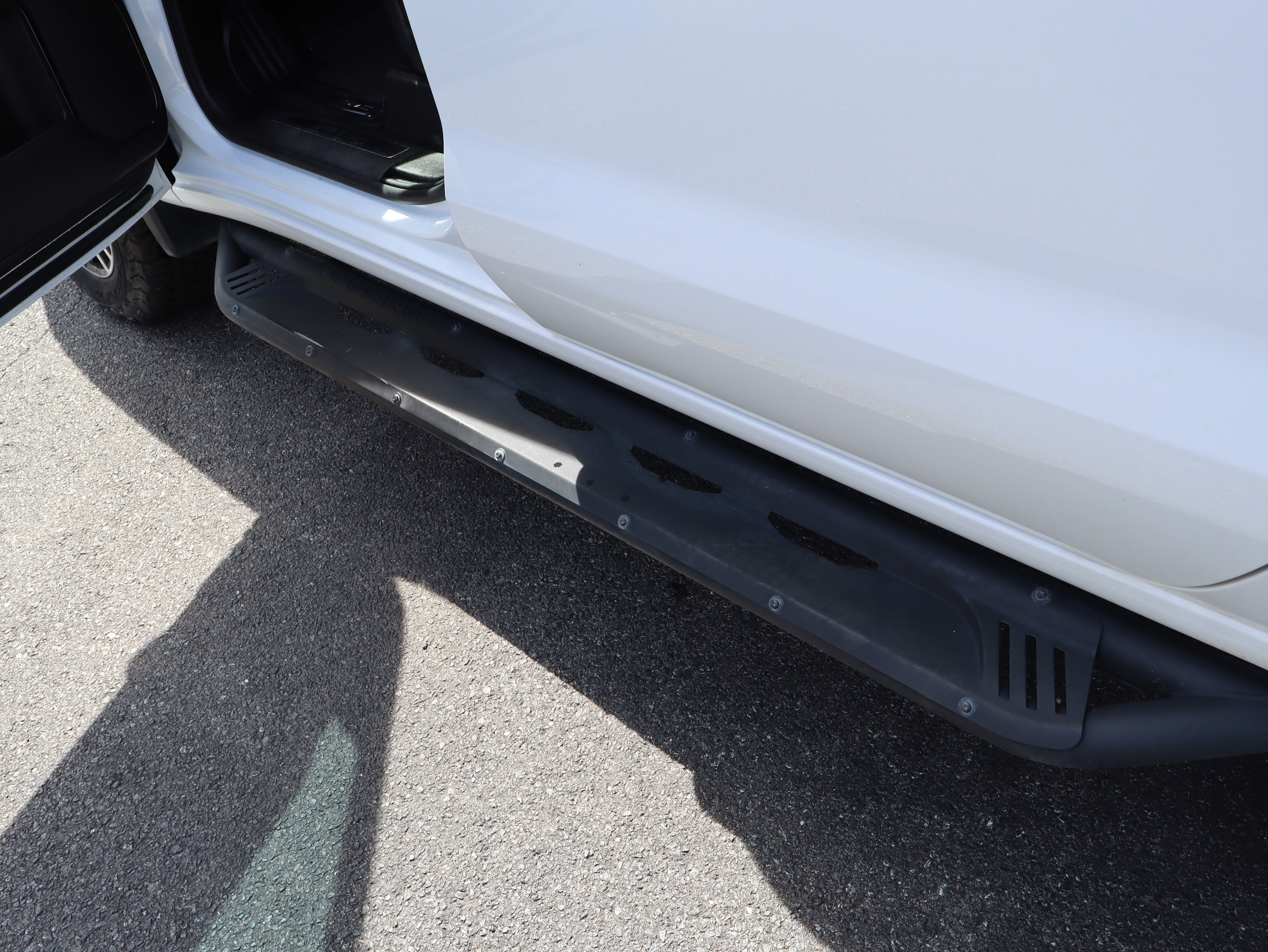 Used 2023 GMC Sierra 1500 AT4 w/ AT4 Premium Package image 43