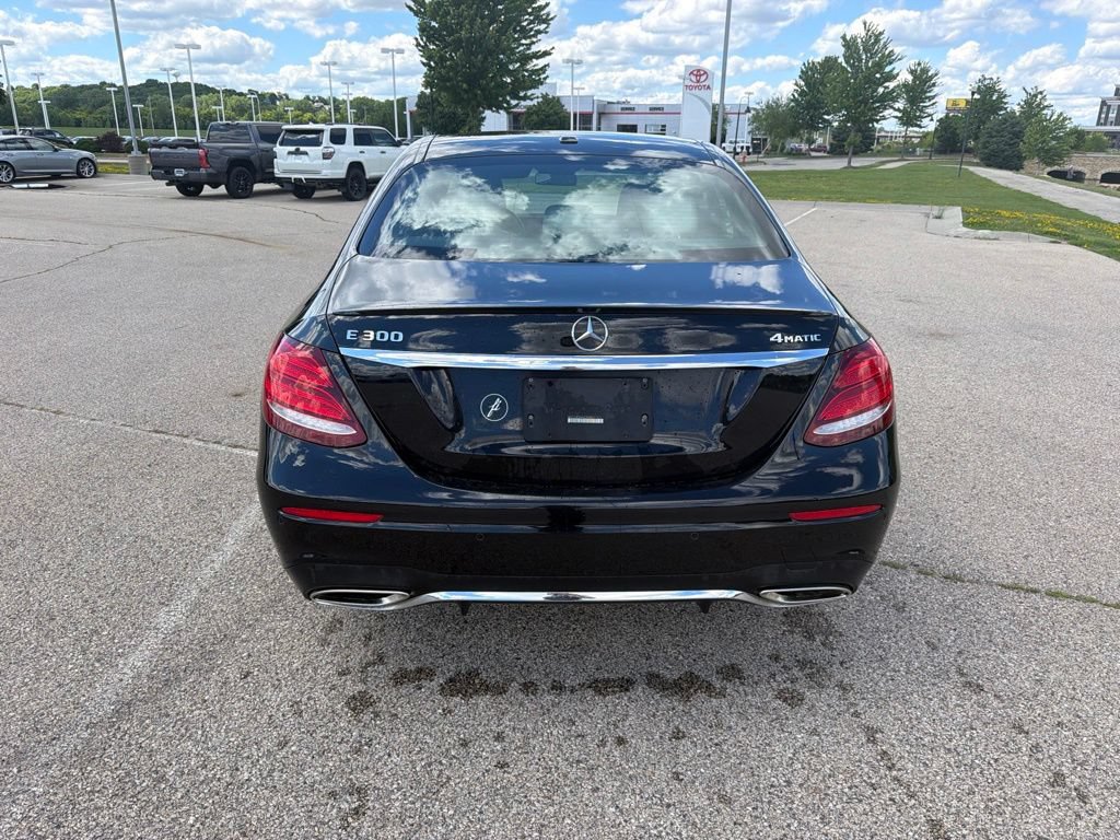 Certified 2018 Mercedes-Benz E 300 4MATIC image 7