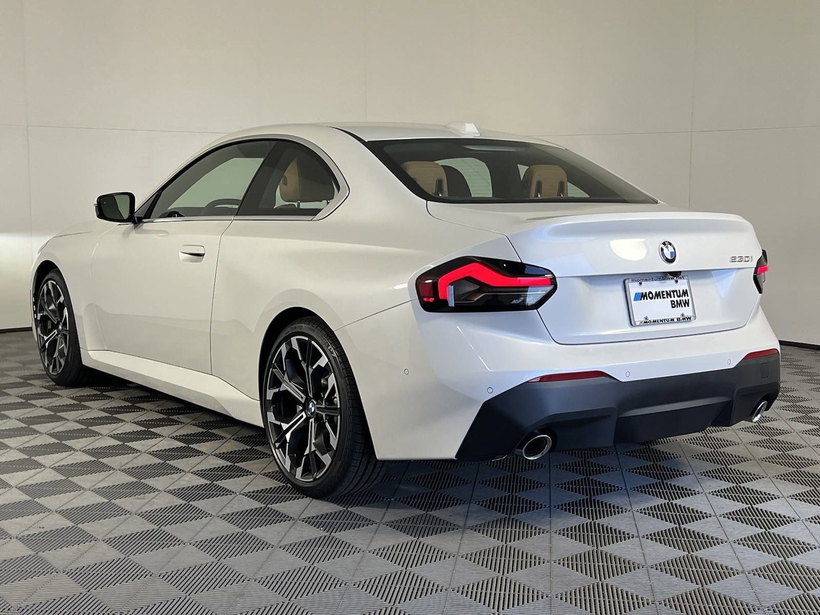 Used 2025 BMW 230i Coupe w/ M Sport Package image 3