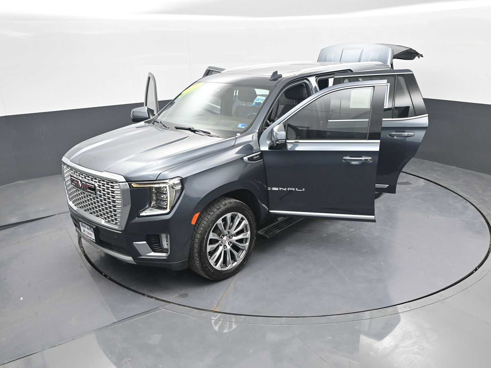 Used 2021 GMC Yukon Denali w/ Denali Premium Package RWD image 57