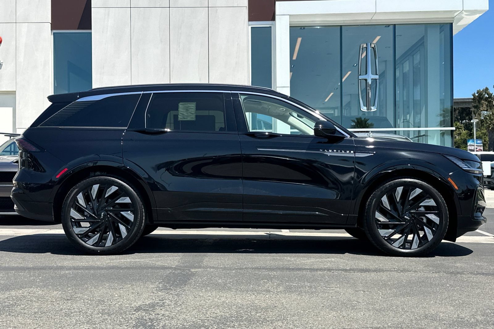 New 2026 Lincoln Nautilus Black Label w/ Jet Appearance Package AWD/4WD image 2