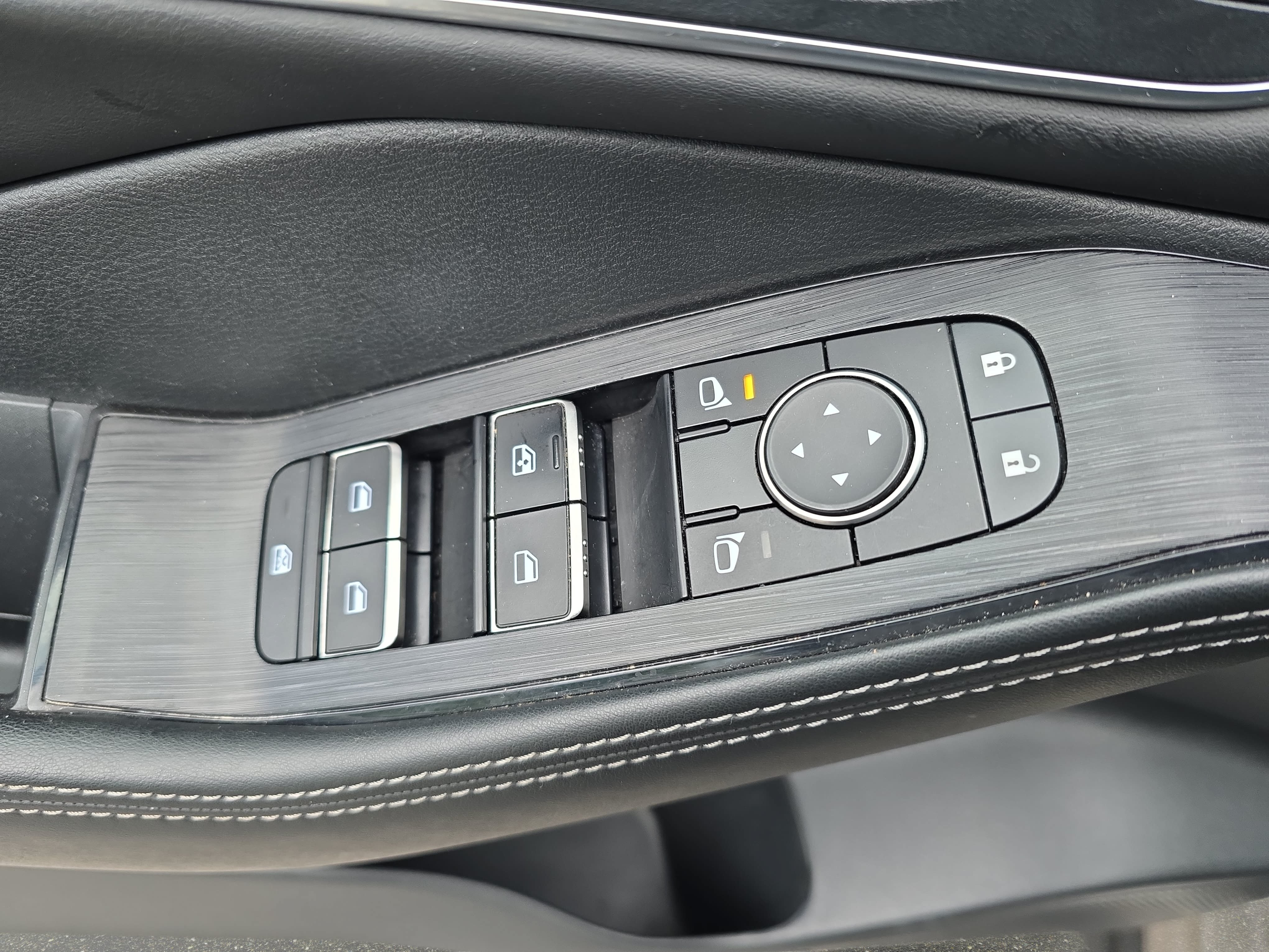 Used 2023 Nissan Rogue Platinum w/ Platinum Premium Package AWD/4WD image 28