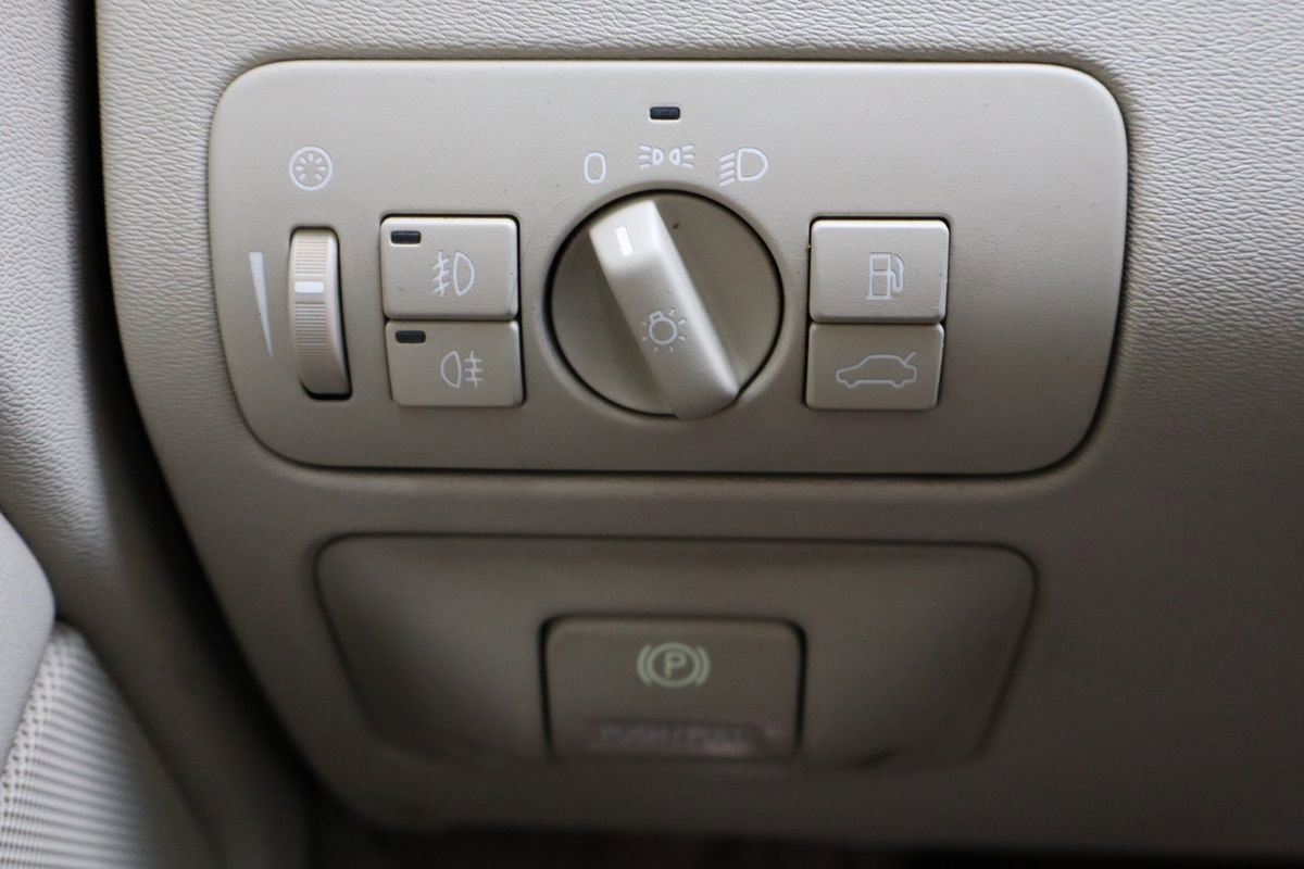 Used 2011 Volvo XC70 T6 image 29