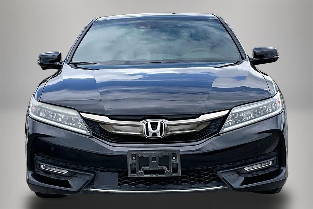 Used 2017 Honda Accord Touring image 3