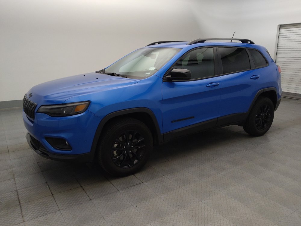 Used 2023 Jeep Cherokee Altitude Lux image 2