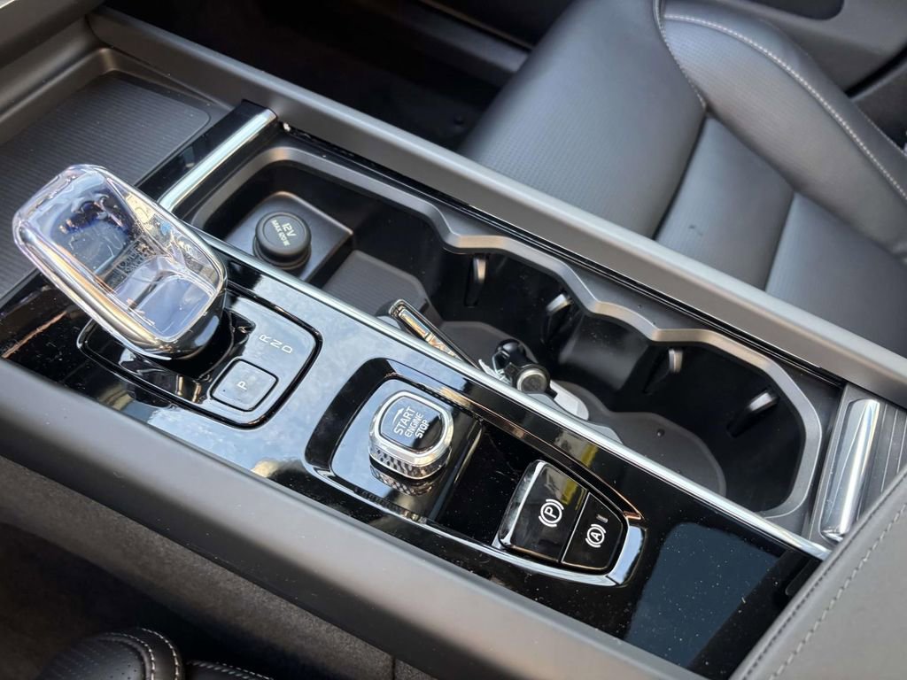 New 2026 Volvo XC60 T8 Ultra w/ Protection Package Premier image 22