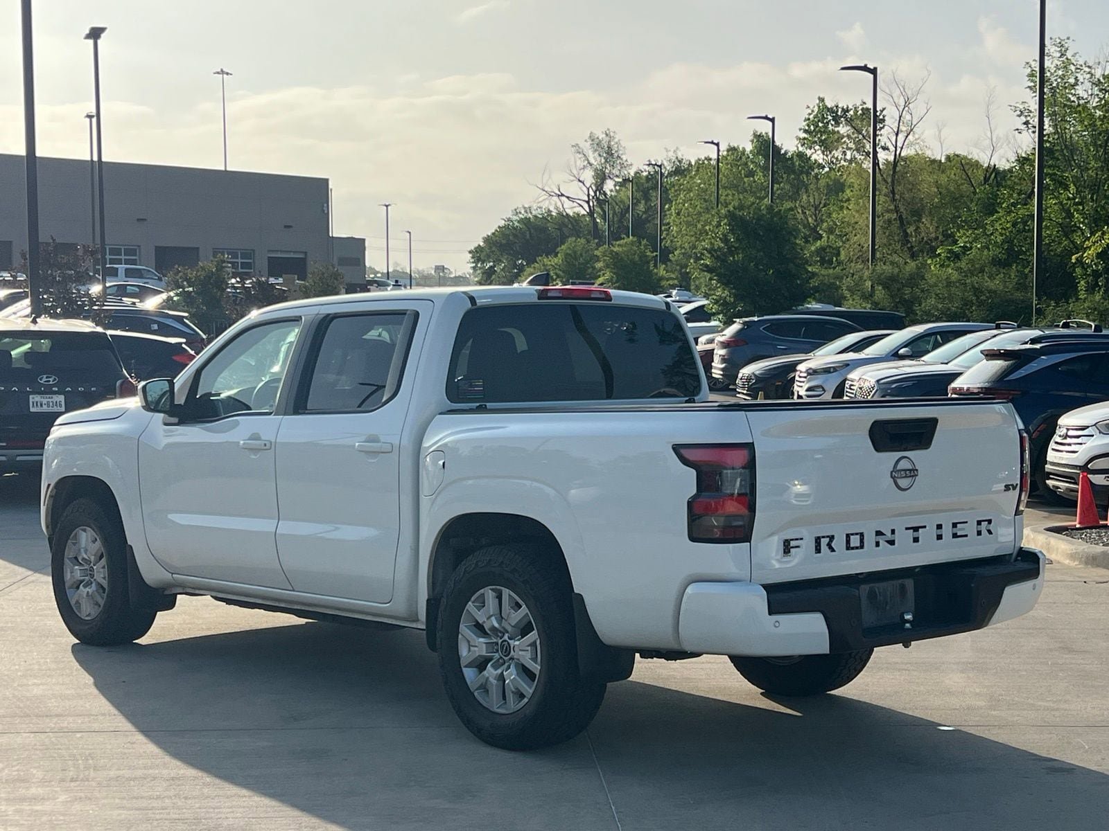 Used 2022 Nissan Frontier SV w/ Technology Package image 11