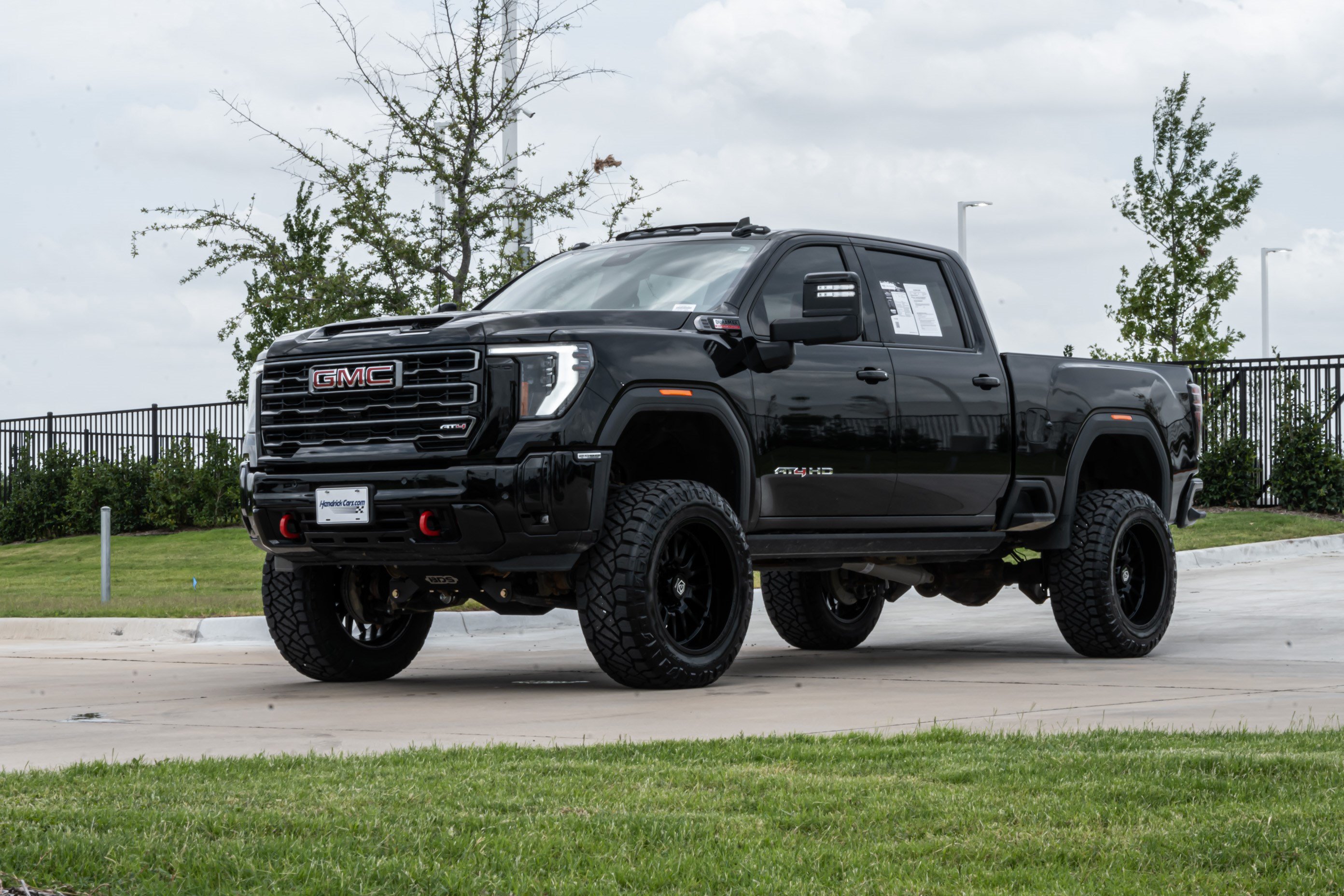 Used 2026 GMC Sierra 2500 AT4 w/ Technology Package AWD/4WD image 47