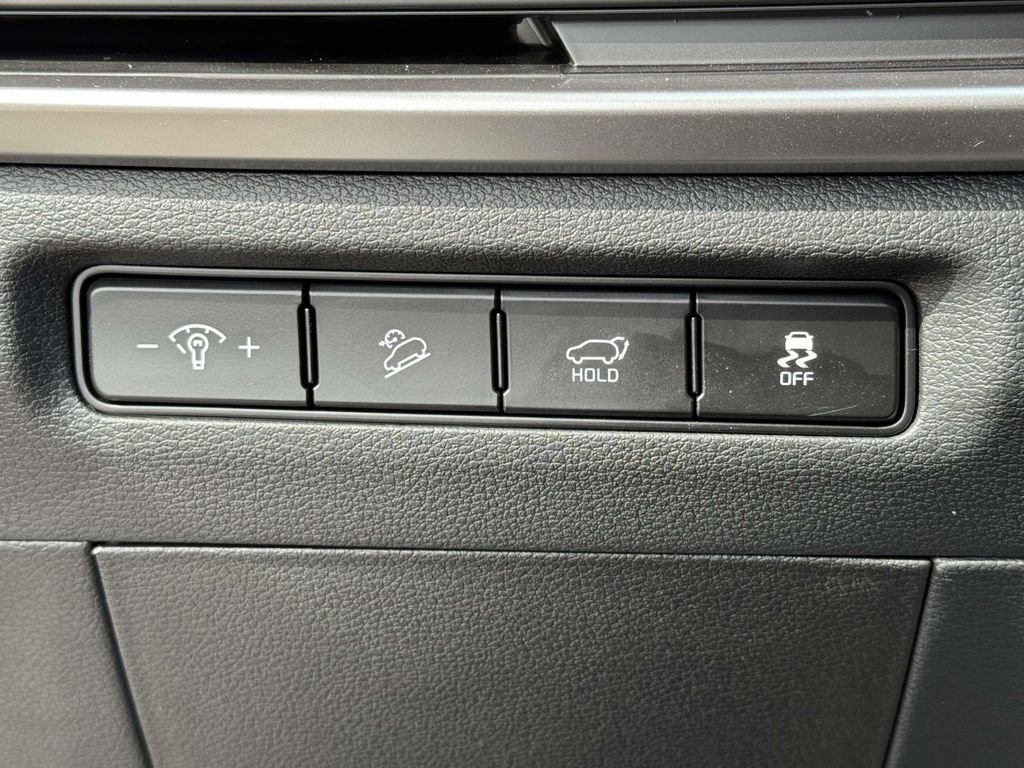 Used 2025 Kia Telluride S image 19