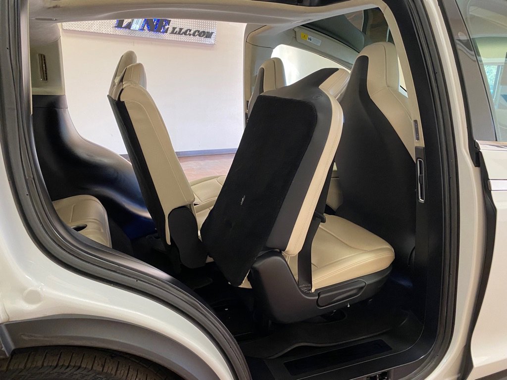 Used 2018 Tesla Model X AWD/4WD image 43