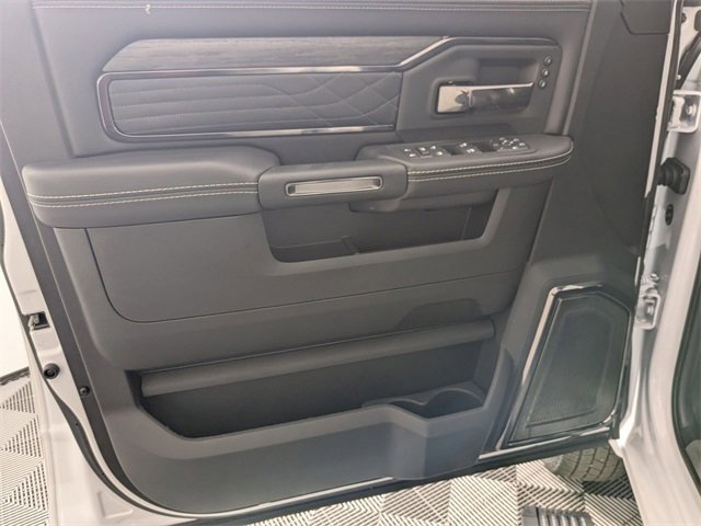 Used 2025 RAM 3500 Limited image 10