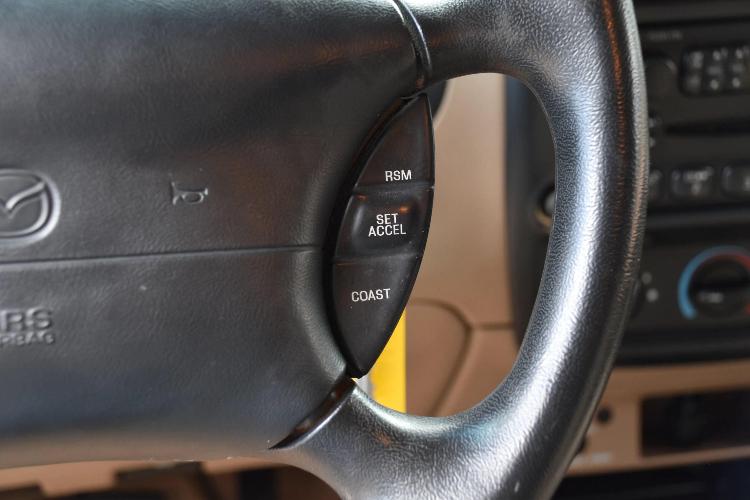 Used 2000 MAZDA B-Series Pickup 2WD Cab Plus B3000 image 30