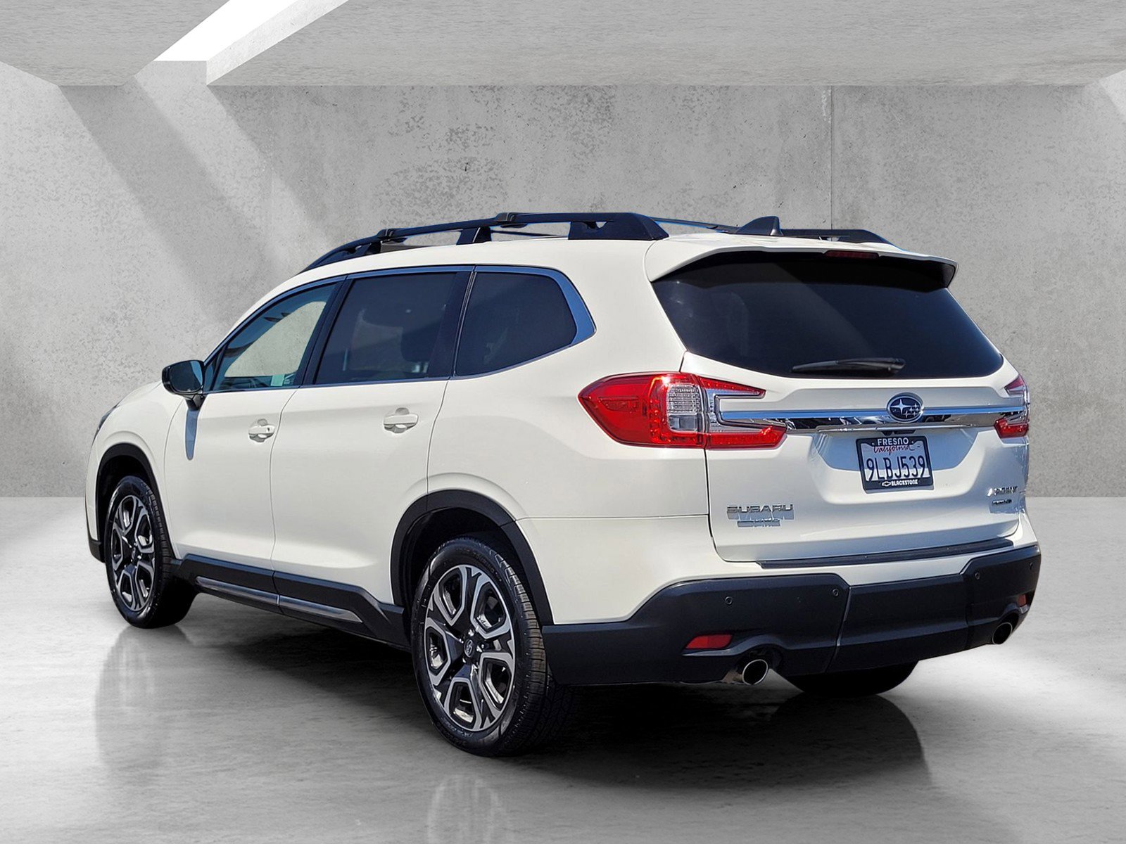 Used 2024 Subaru Ascent Limited w/ Technology Package AWD/4WD image 6