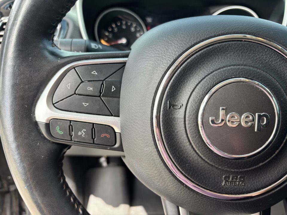 Used 2018 Jeep Compass Limited w/ Navigation Group AWD/4WD image 30