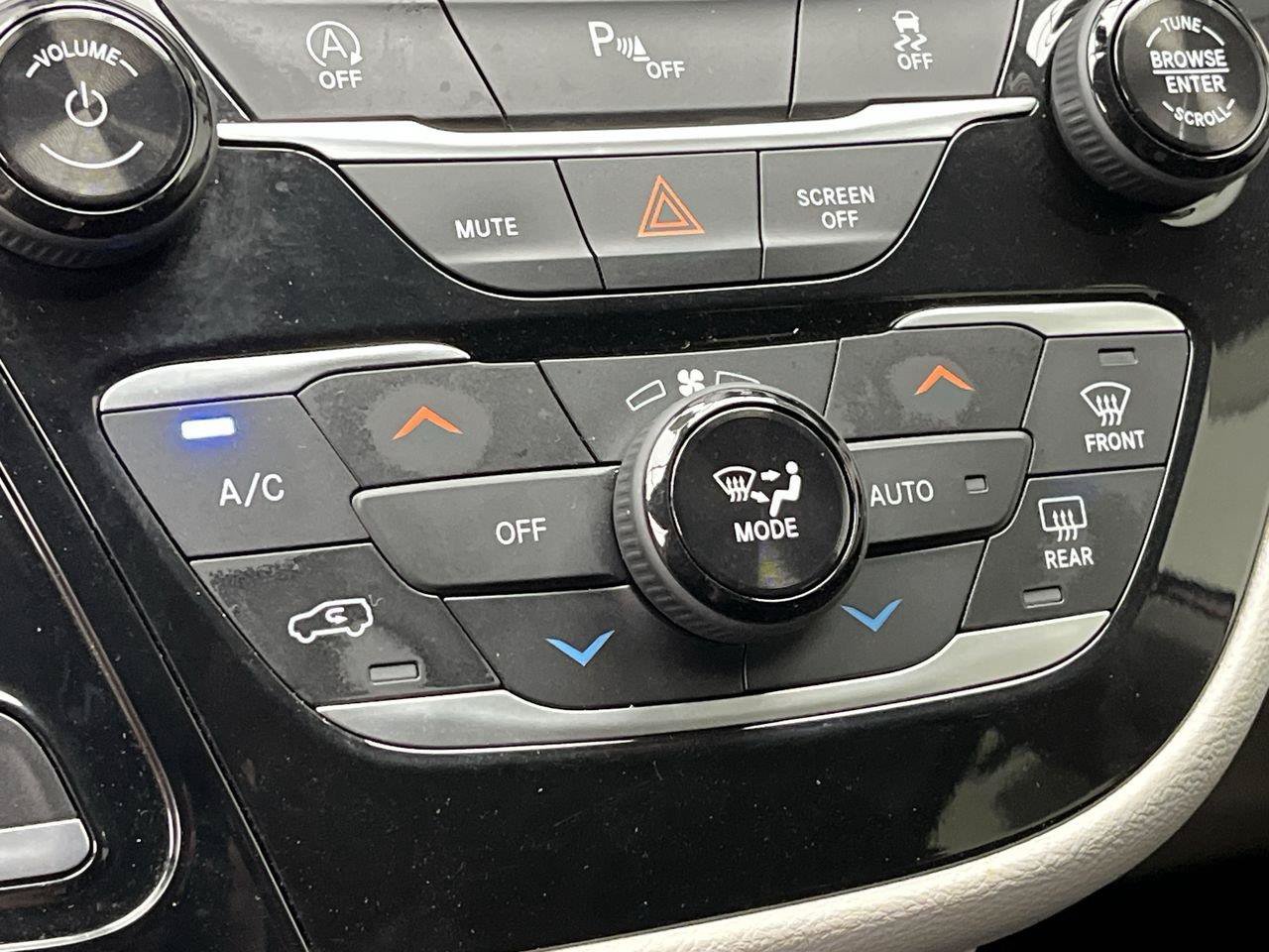 Used 2018 Chrysler Pacifica Touring Plus FWD image 19