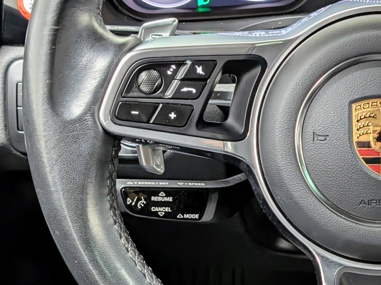 Used 2023 Porsche Cayenne Platinum Edition image 32