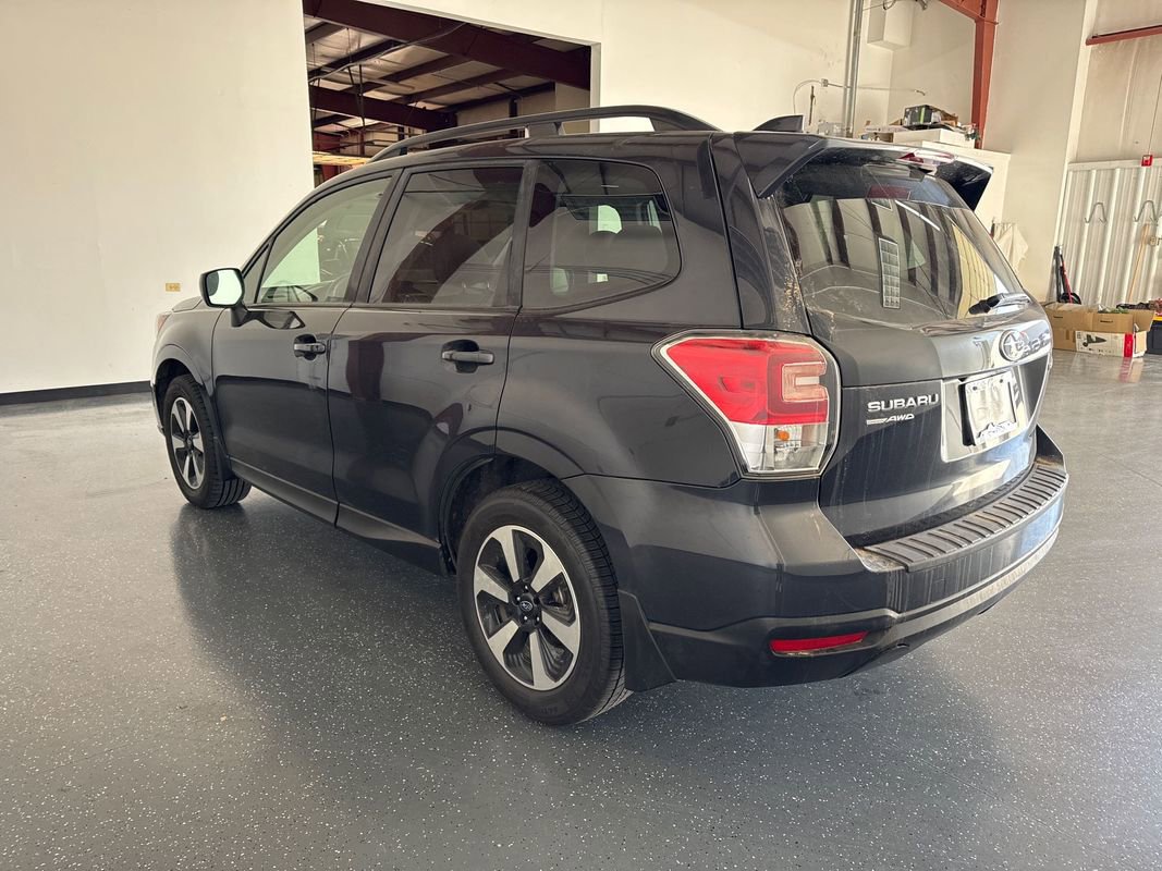Used 2018 Subaru Forester 2.5i Premium w/ All-Weather Package AWD/4WD image 6