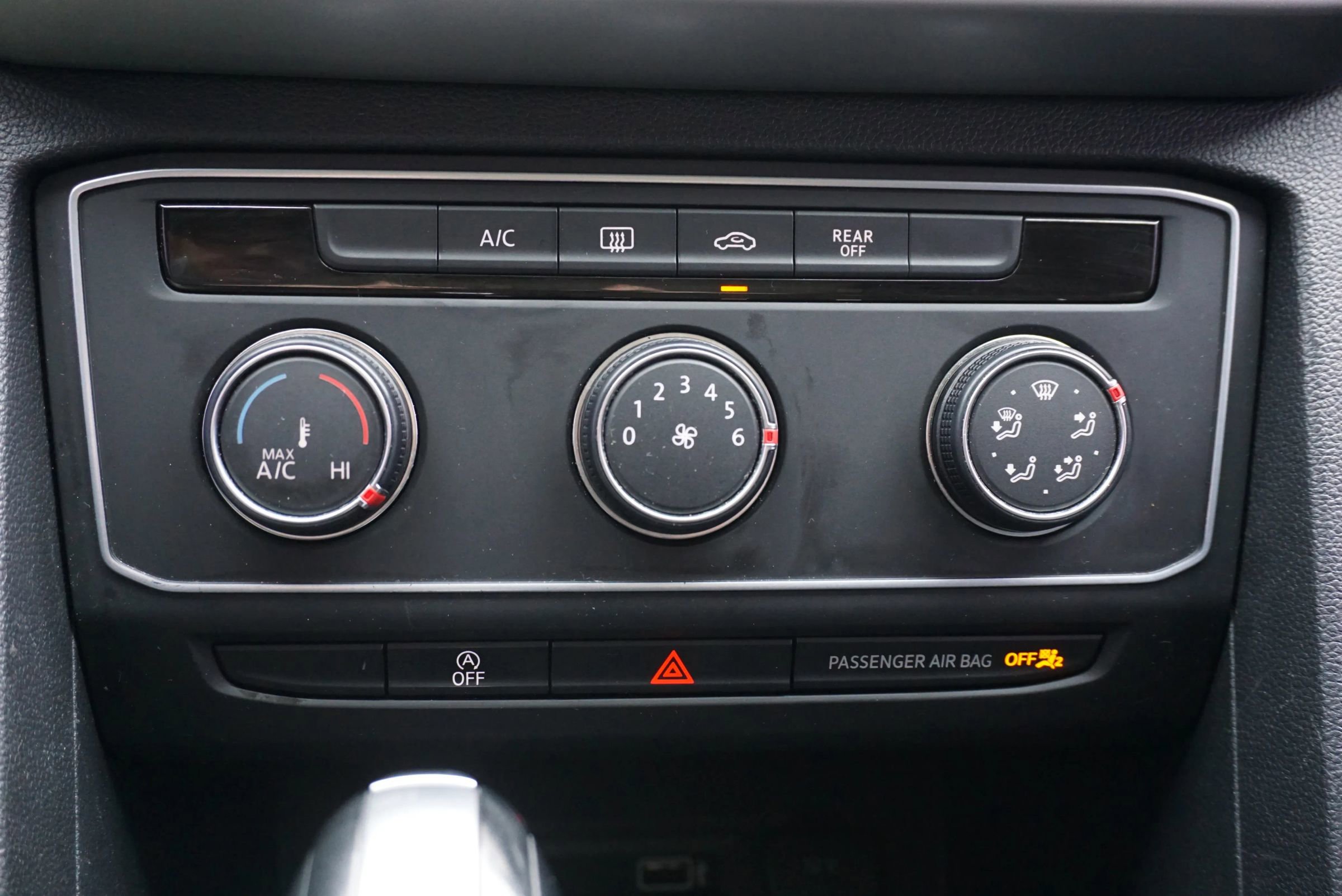 Used 2018 Volkswagen Atlas Launch Edition image 32