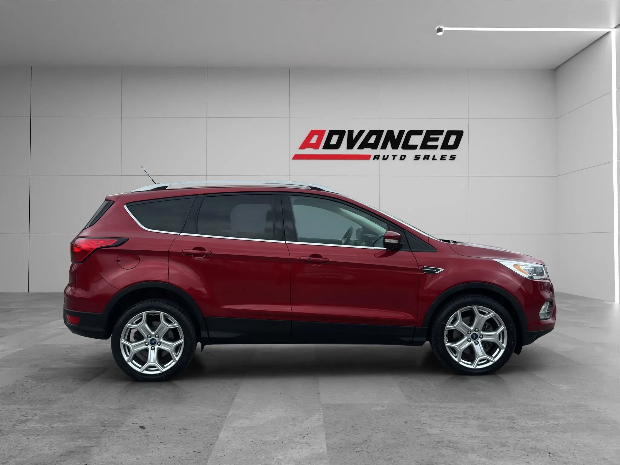 Used 2019 Ford Escape Titanium AWD/4WD image 8