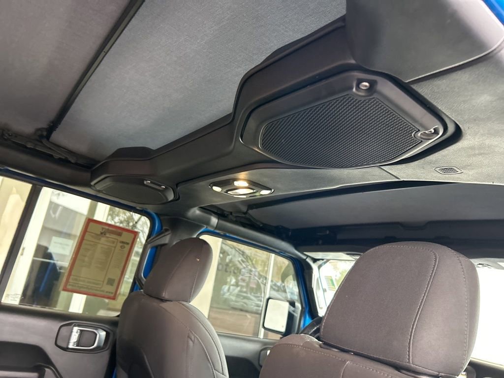 Used 2022 Jeep Gladiator Willys image 30