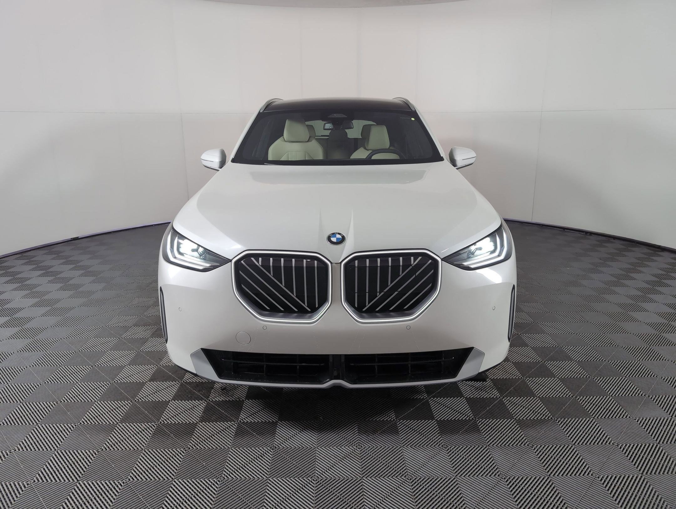 Used 2025 BMW X3 xDrive30i w/ Convenience Package image 5