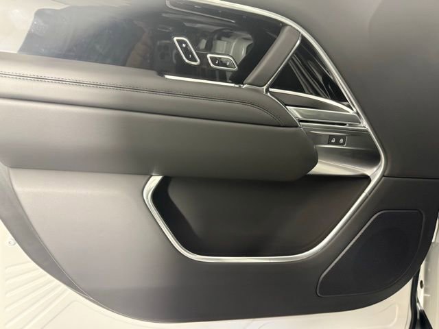 New 2025 Land Rover Range Rover SE image 14