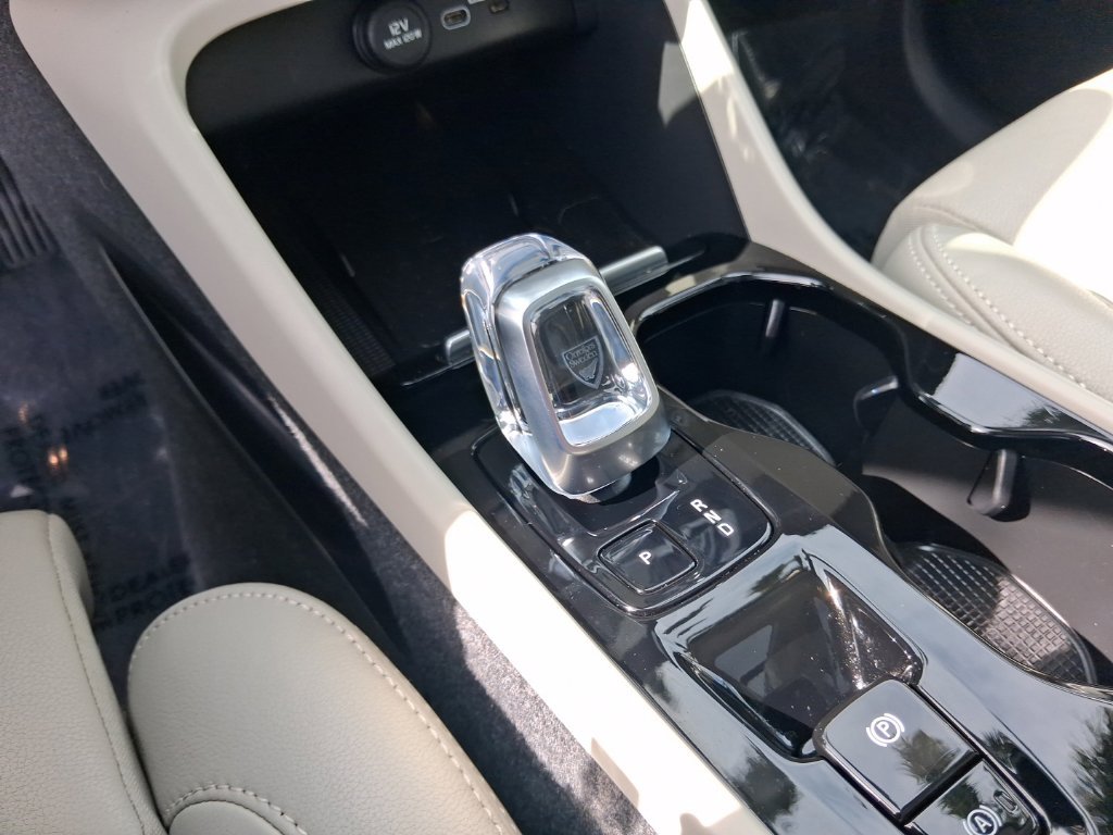 Used 2025 Volvo XC40 B5 Ultra w/ Protection Package Premier AWD/4WD image 22
