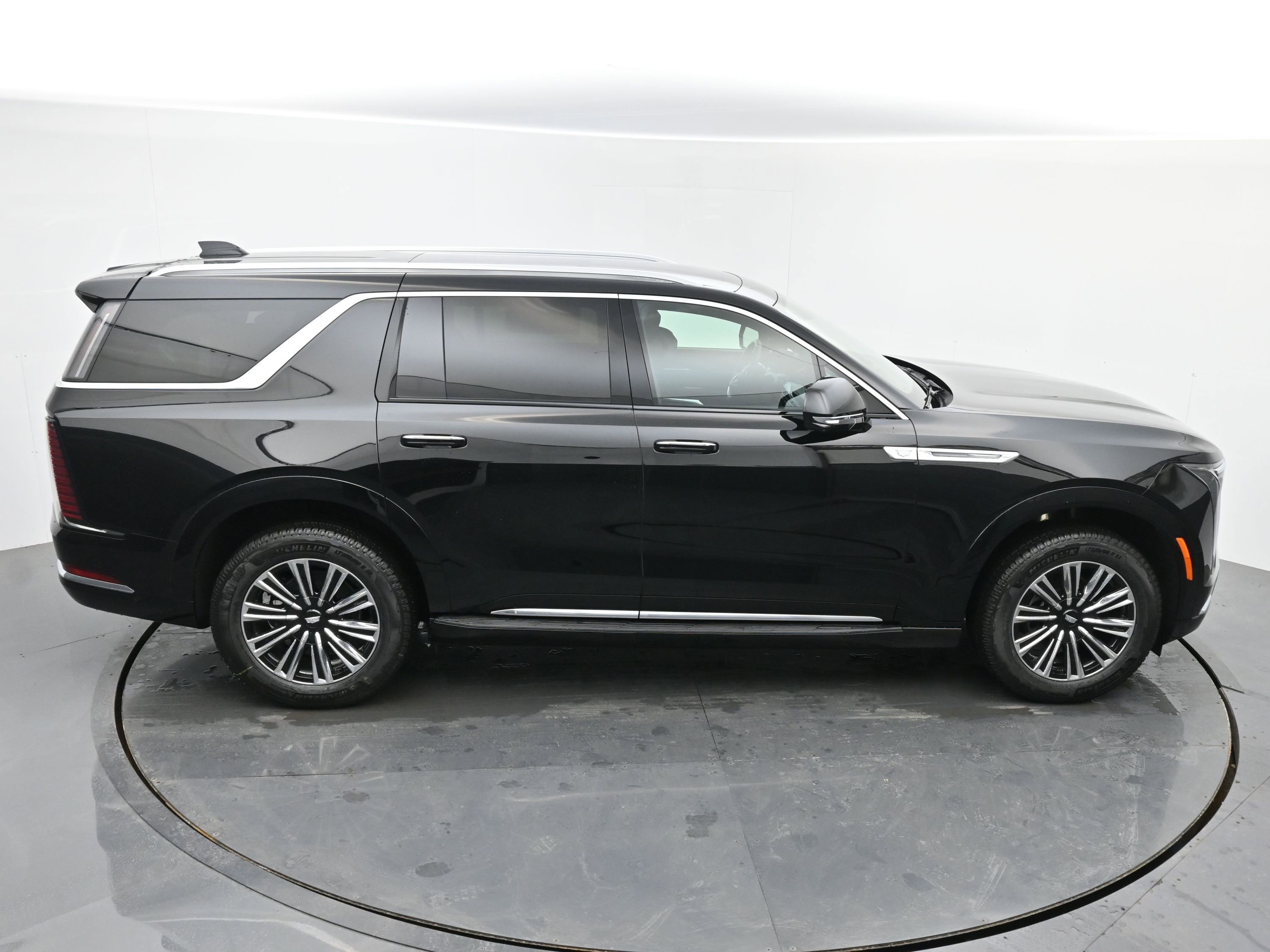 New 2026 Cadillac Escalade IQL Luxury w/ LPO, Floor Liner Package AWD/4WD image 28