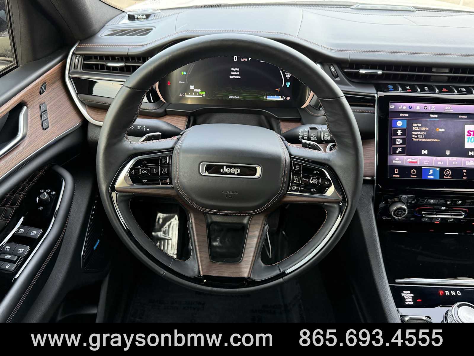 Used 2022 Jeep Grand Cherokee Summit w/ Luxury Tech Group V image 17