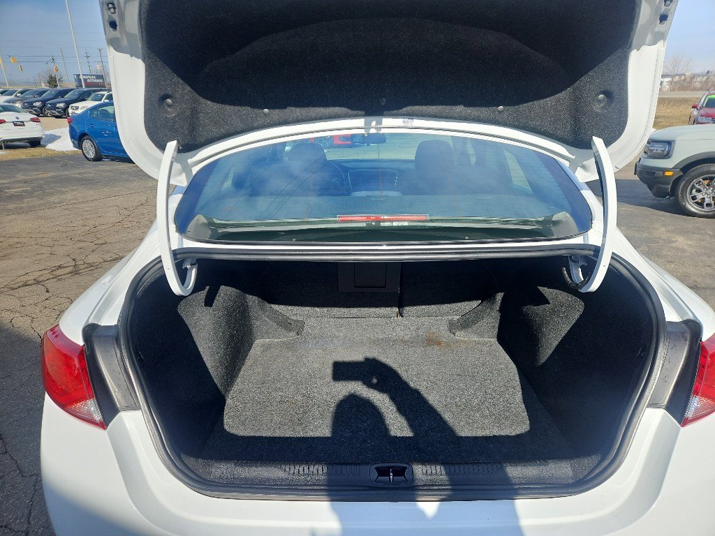 Used 2016 Chrysler 200 Limited image 15