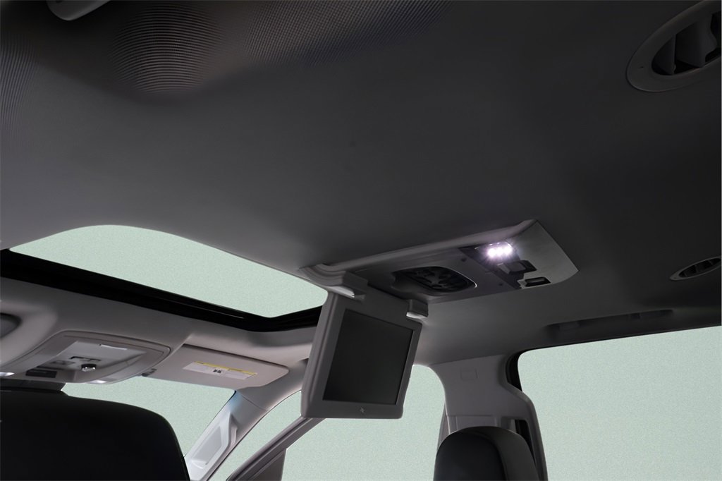 Used 2017 Chevrolet Tahoe LT w/ LT Signature Package image 9