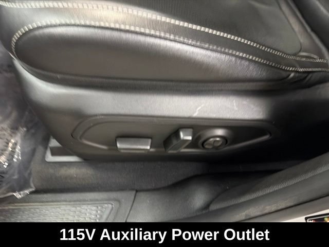 Used 2023 Jeep Grand Cherokee Altitude AWD/4WD image 16