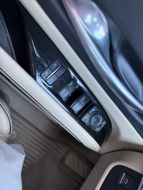 Used 2023 Cadillac Escalade ESV Premium Luxury AWD/4WD image 6