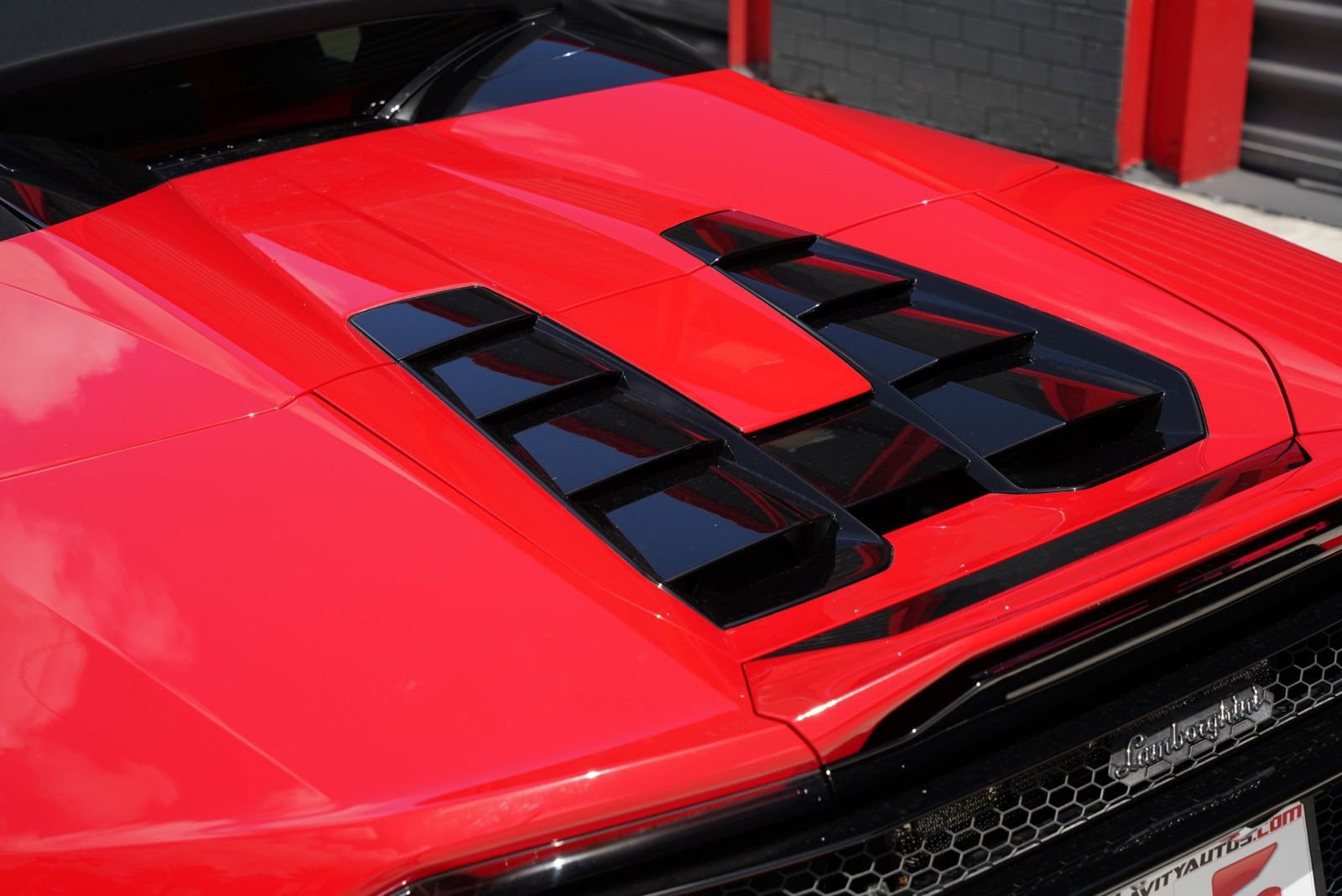 Used 2020 Lamborghini Huracan EVO image 11