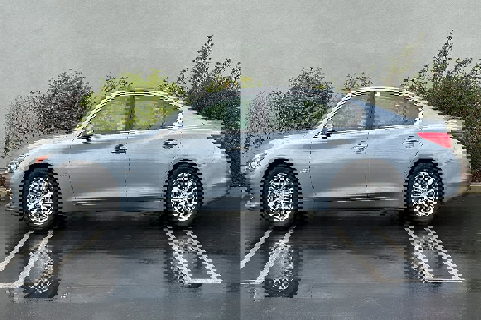 Used 2014 INFINITI Q50 Premium w/ Deluxe Technology Package image 9