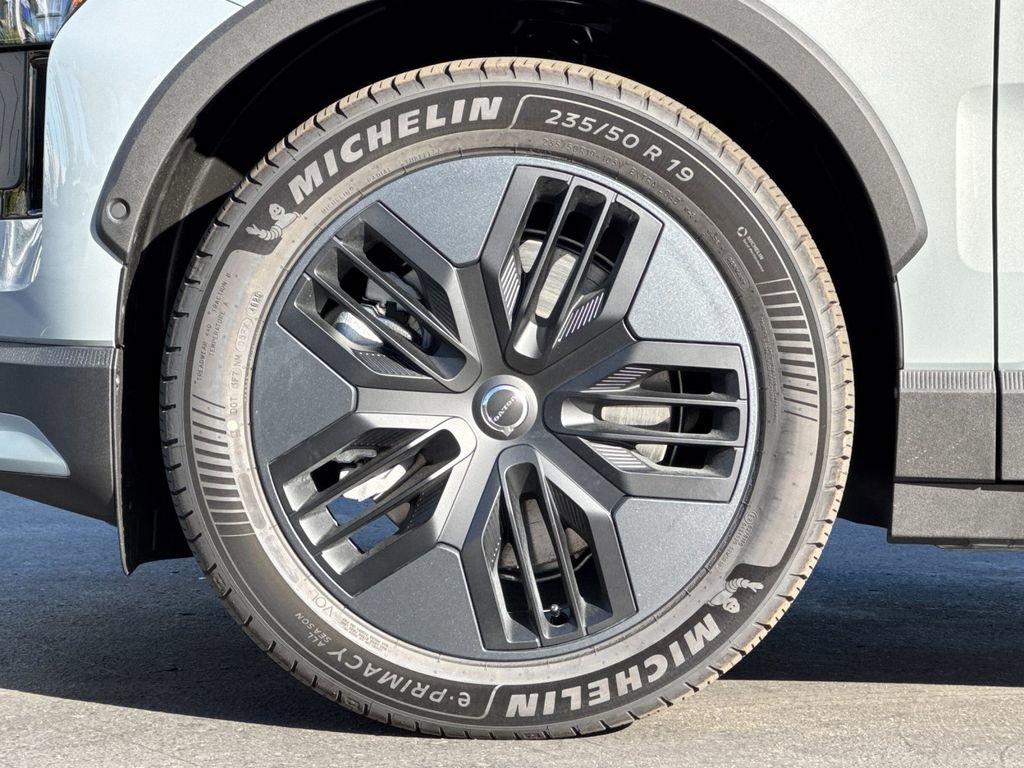 New 2026 Volvo EX30 Cross Country Ultra w/ Protection Package AWD/4WD image 24