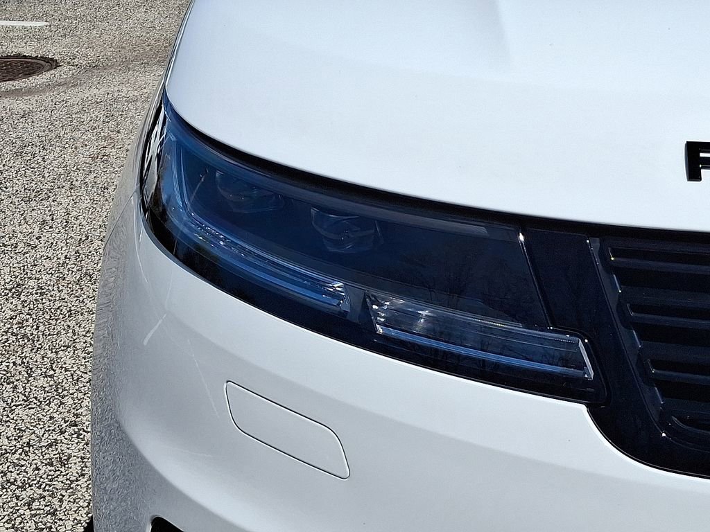 Used 2025 Land Rover Range Rover Sport Dynamic SE image 9