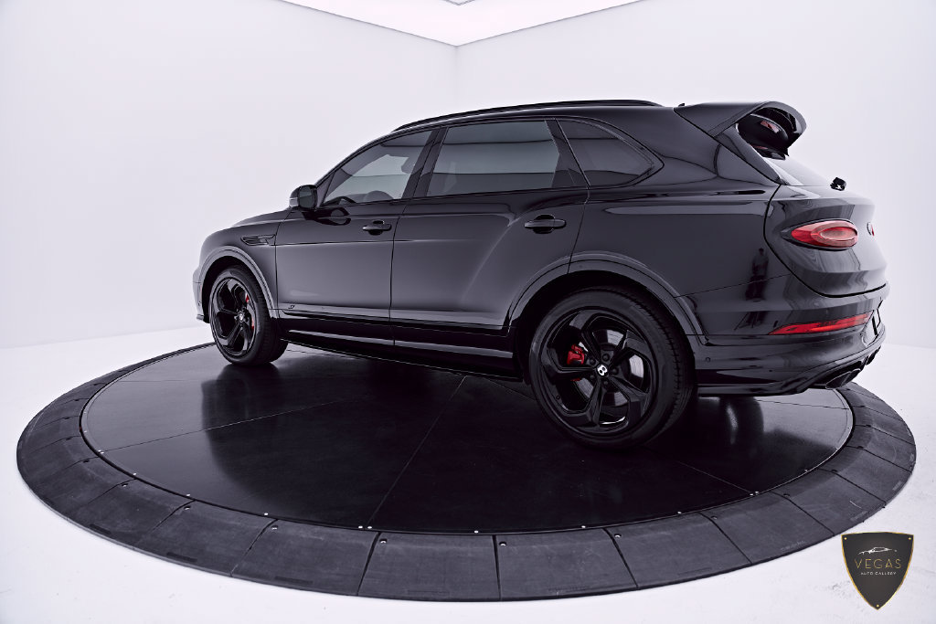 Used 2024 Bentley Bentayga AWD/4WD image 10