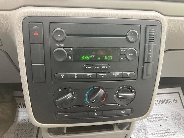 Used 2004 Ford Freestar SE image 38