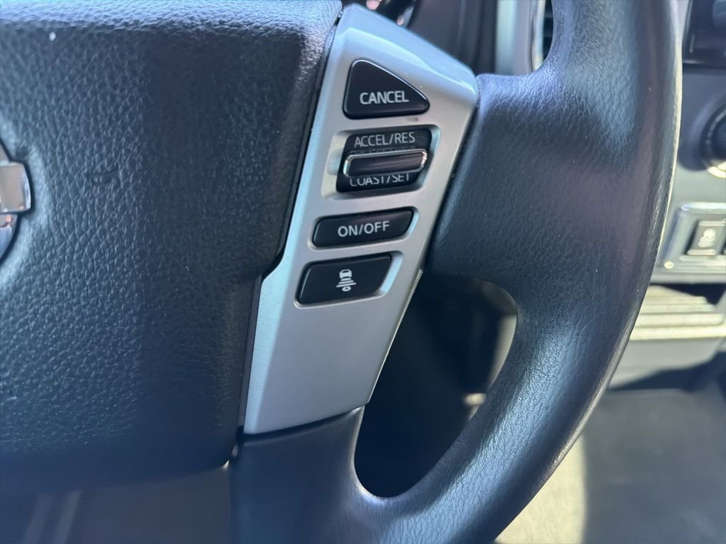 Used 2021 Nissan Titan SV image 23