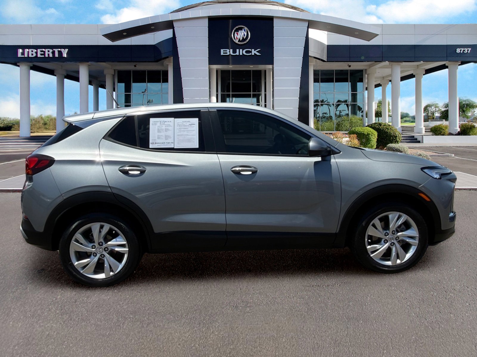 Certified 2024 Buick Encore GX Preferred FWD image 2