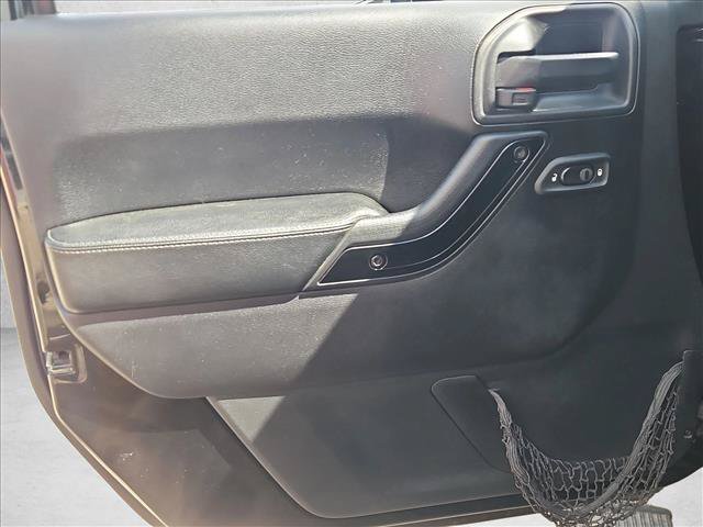 Used 2016 Jeep Wrangler Unlimited Sahara AWD/4WD image 10